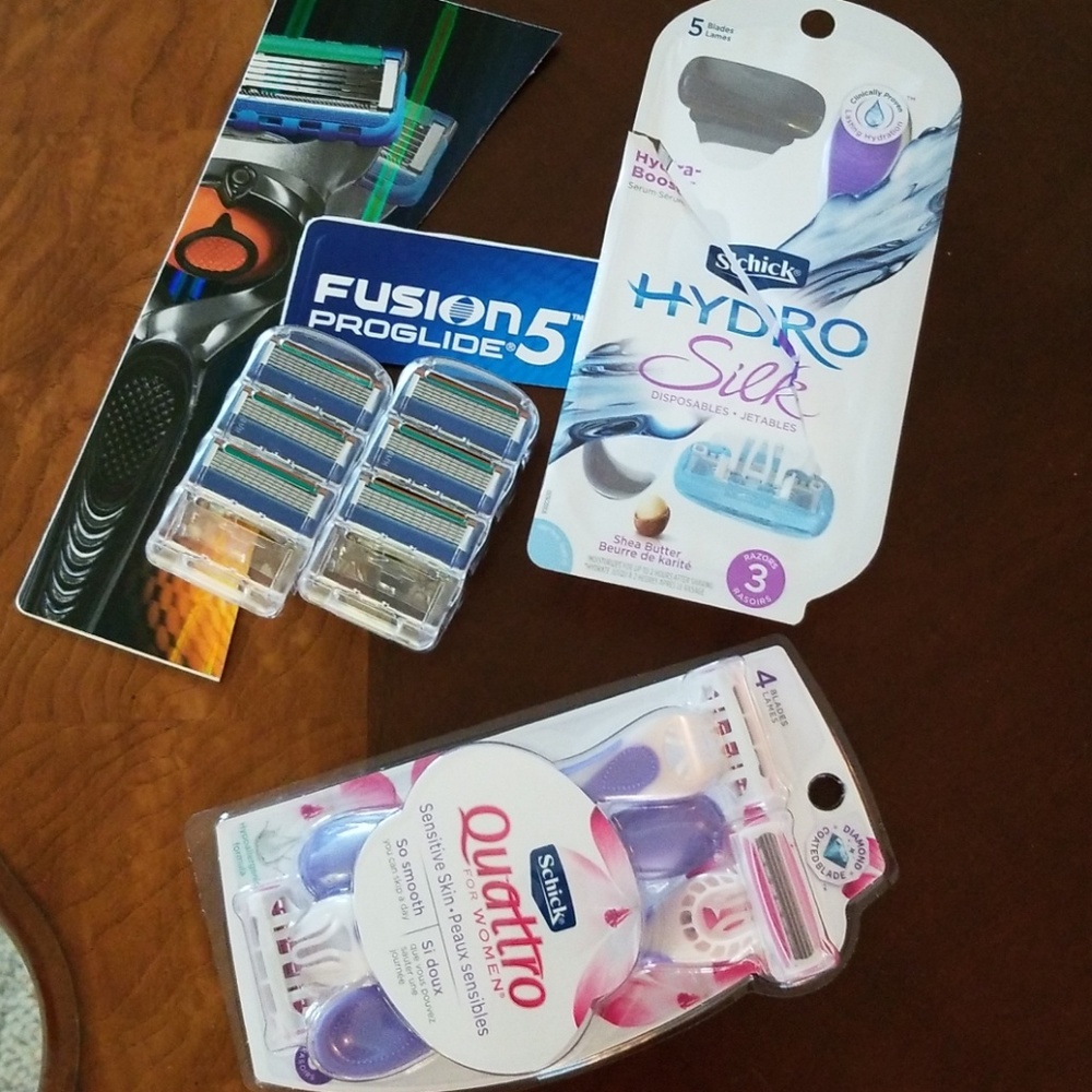 Razor bundle